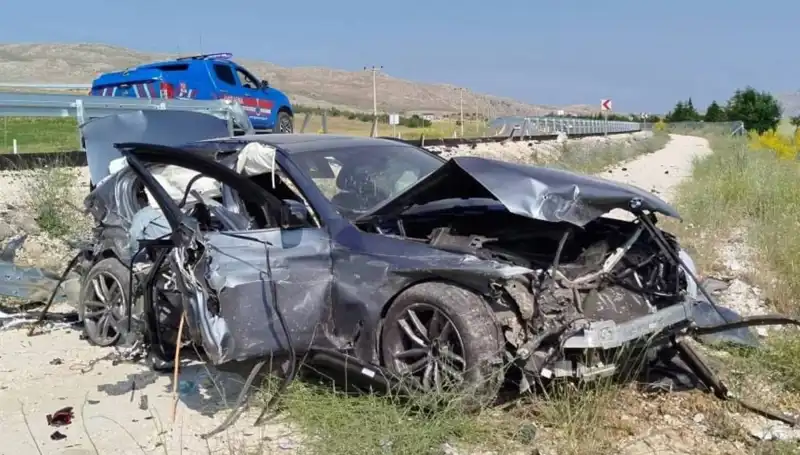 Sivas’ta Feci İki Trafik Kazası: 9 Kişi Yaralandı