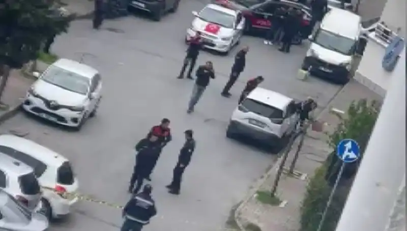Yolda Yürüyen Genç, Kurşun Yağmuruna Amaçsızca Maruz Kaldı!