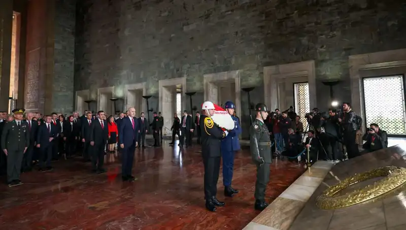 Devlet Erkanının Anıtkabir Ziyareti: Anma ve Saygı Günü