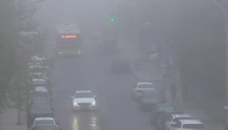 İstanbul'un Bazı Bölgelerinde Sis İle Görüş Mesafesi Düşüyor