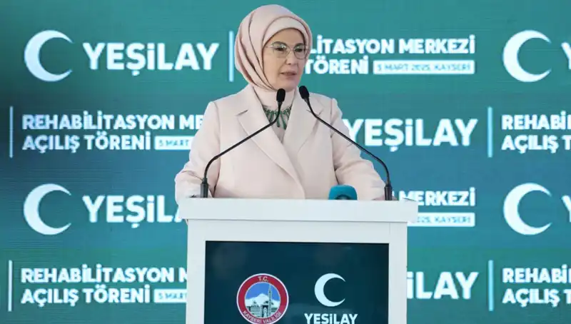 Emine Erdoğan, Gençleri Bağımlılıkla Mücadelede Birlikte Güçlenmeye Davet Etti